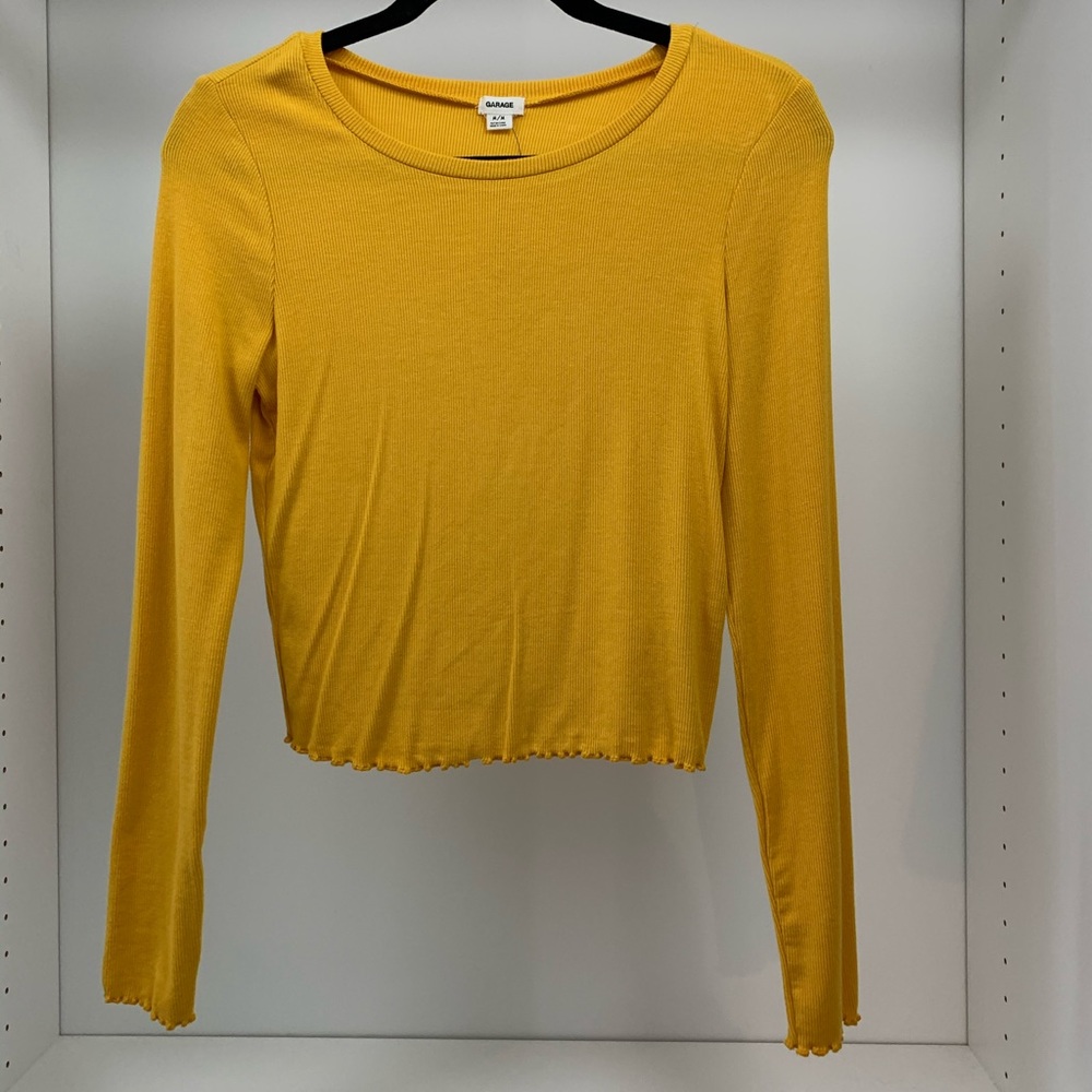 Garage yellow lettuce edge top